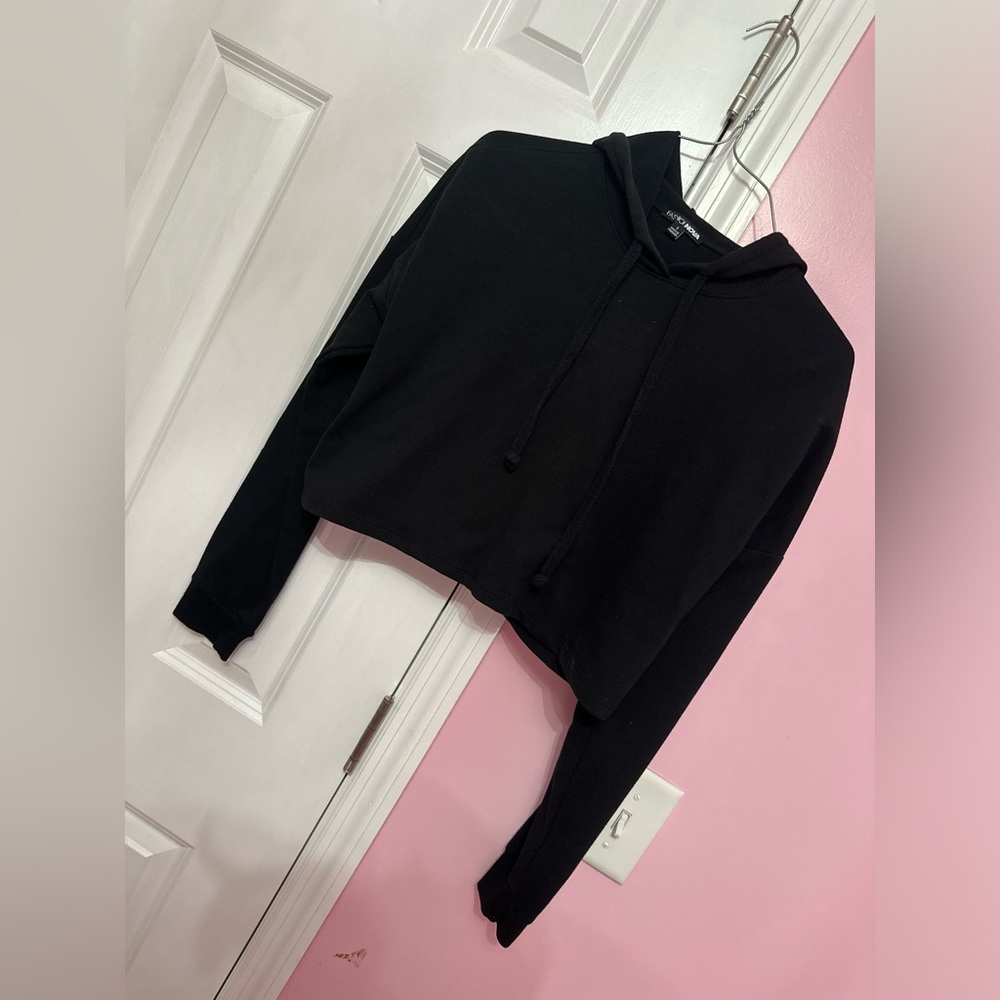 Fashion nova cropped hoodie
